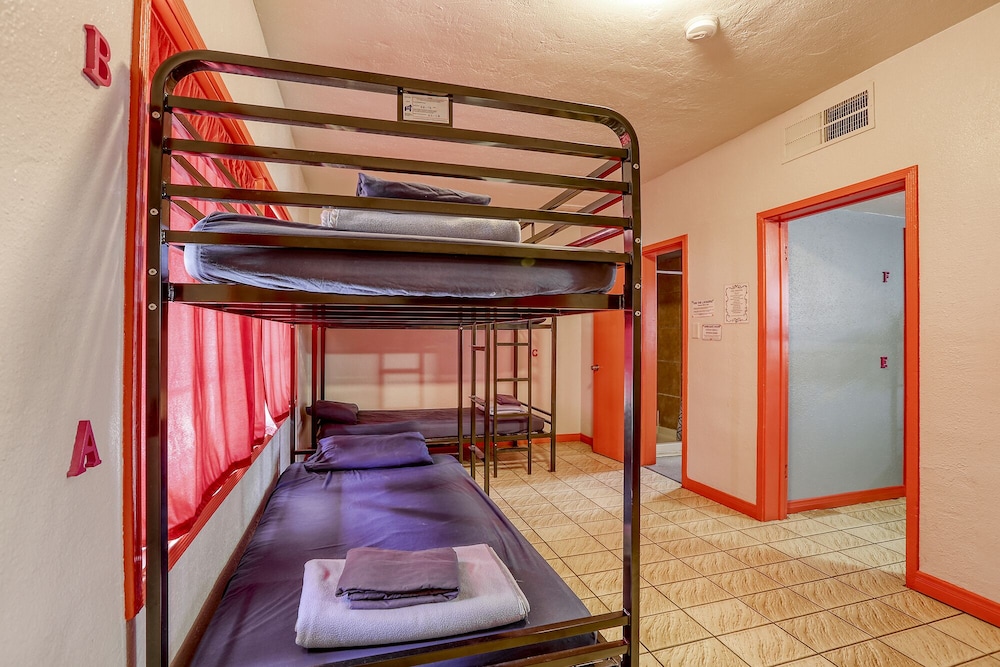 Sin City Hostel 27/50