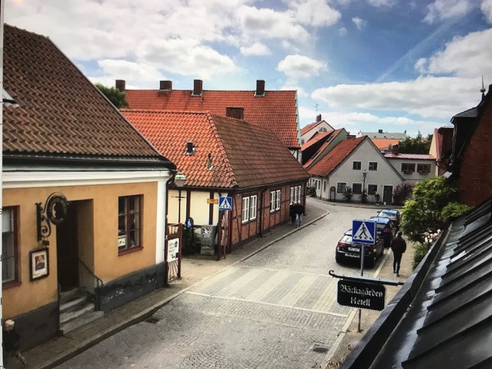 Hotell Bäckagården 5/50