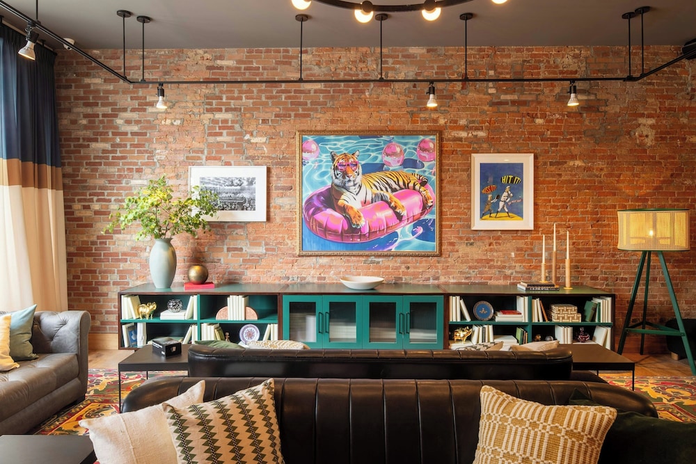 Moxy Cincinnati Downtown 8/50