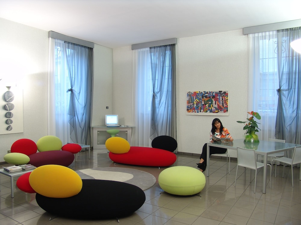 Star Residence 32/47