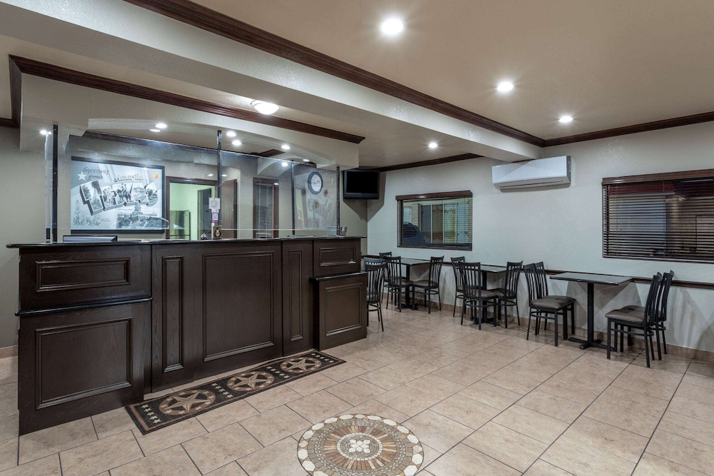 Super 8 By Wyndham Amarillo Central Tx 8/57