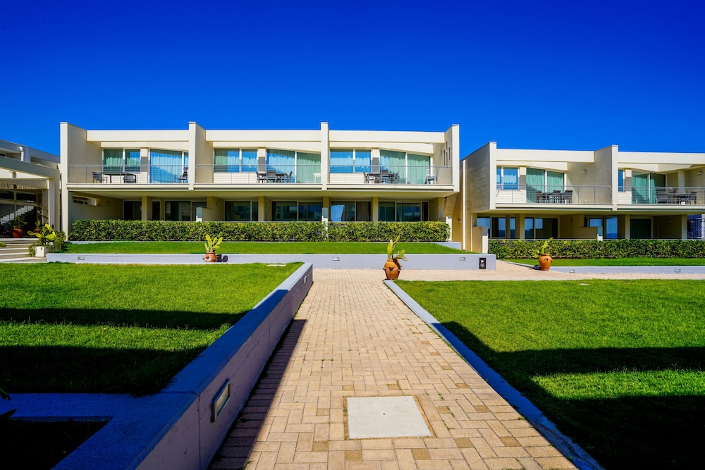 19 Summer Suites 56/60