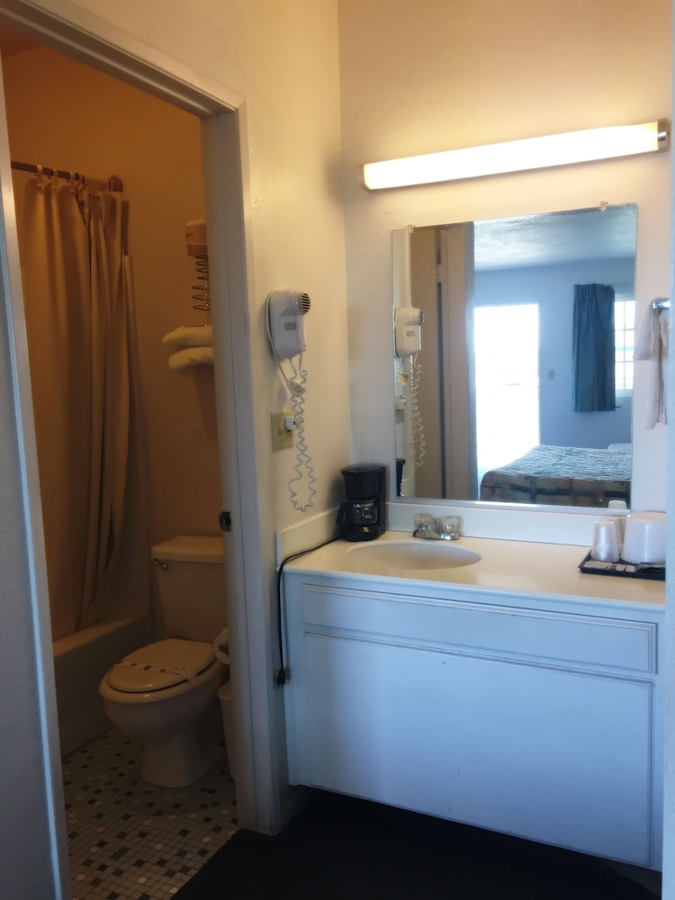 Devonshire Inn 3/23
