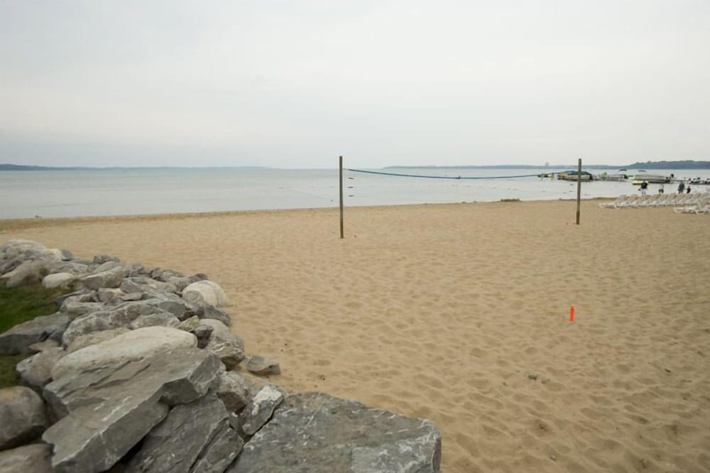 Parkshore Resort 43/54