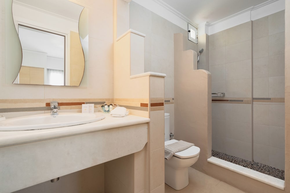 Finikas Beach Hotel 48/50