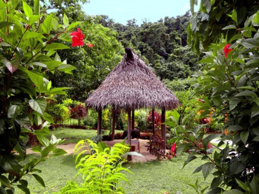 Maqai Beach Eco Resort 36/46