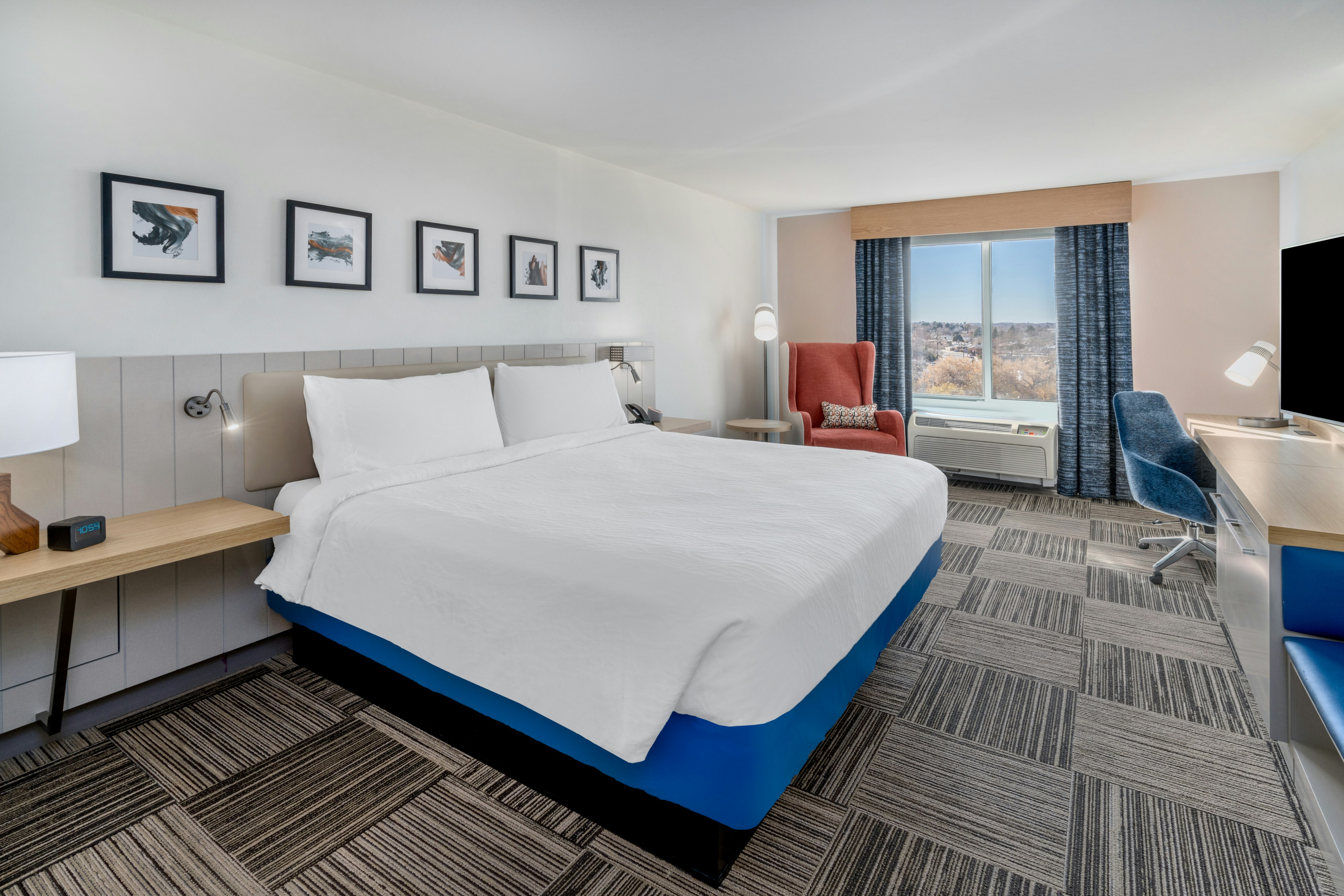ROOM, KING BED