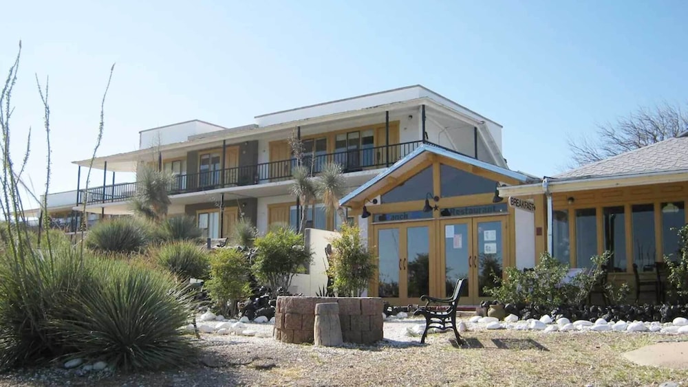 Tombstone Lookout Lodge, SureStay Collection by Best Western 4/49