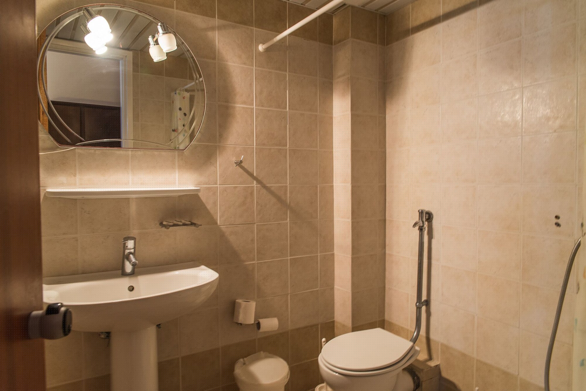 غرفة ثلاثية بسرير فردي، Hotel Perkes Complex 3/4
