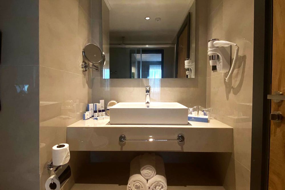 Alarcha Hotels and Resort 50/50