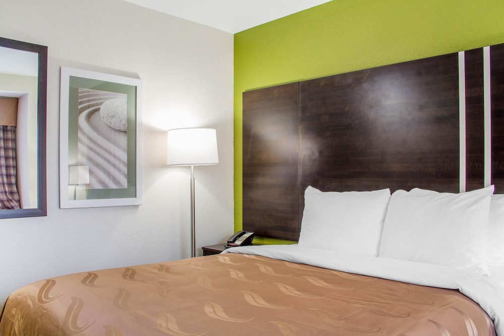 Quality Inn & Suites Maggie Valley - Cherokee Area 34/59