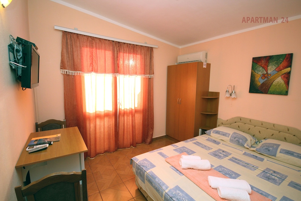 Apartments Kojic 12/75