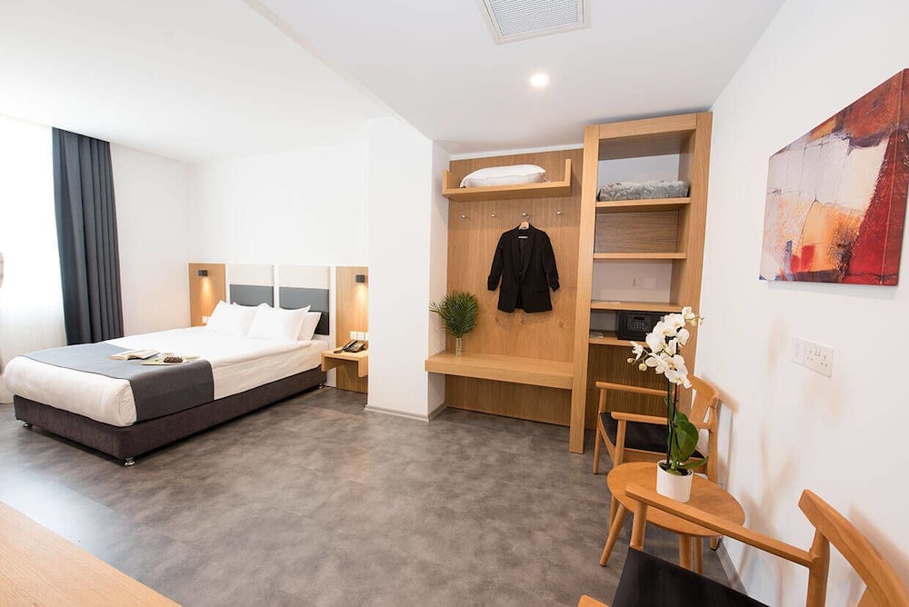 Ingate Hotel 15/50