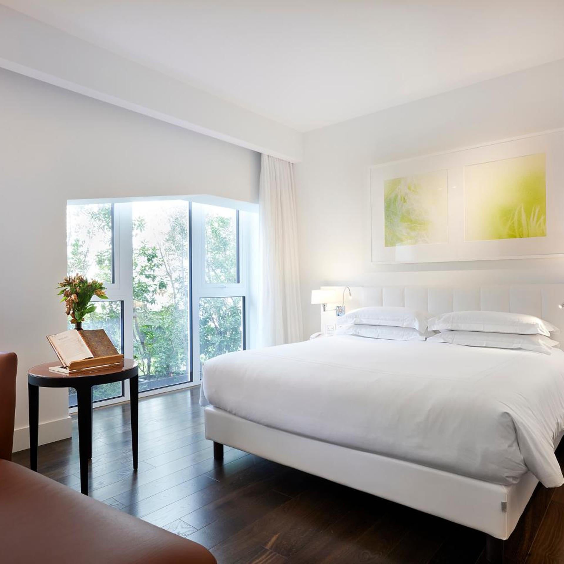 CONNECTING, DOUBLE BED