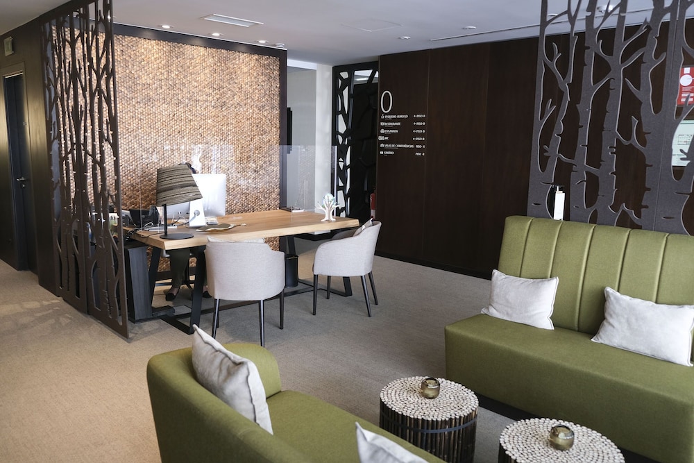 The Leaf Boutique Hotel - Adults Only 60/68