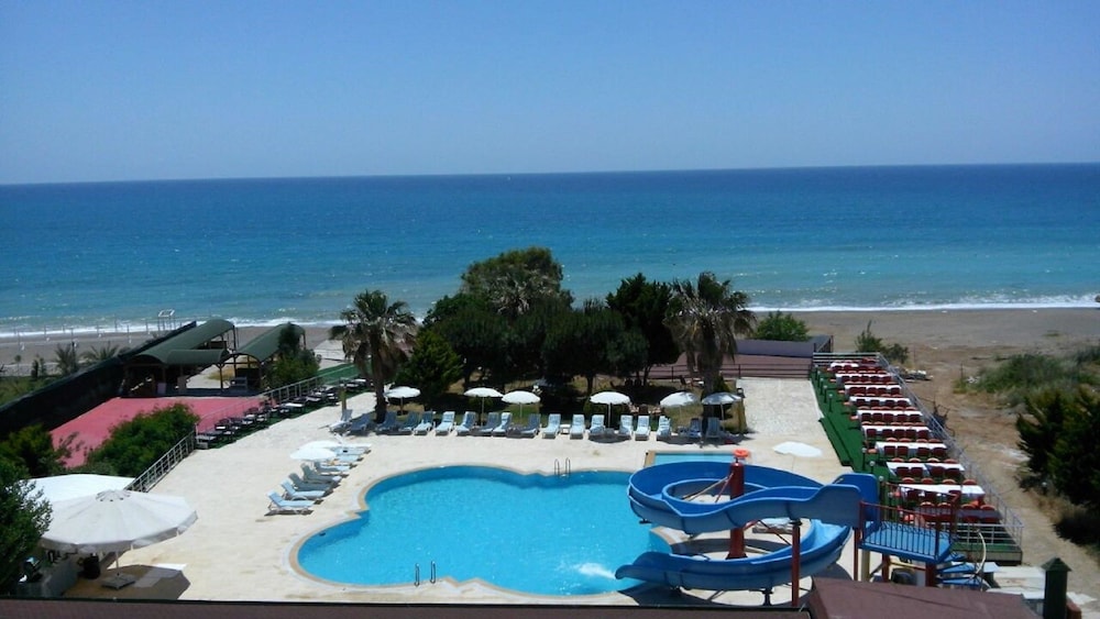 Elysium Elite Hotel & Spa 31/35