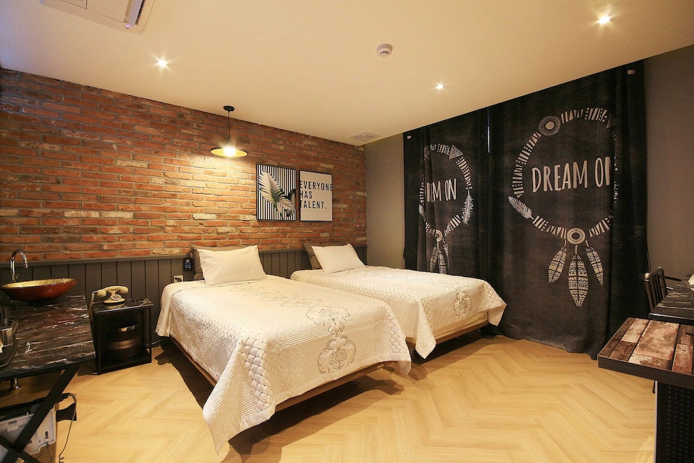 Hotel Nol 14/45