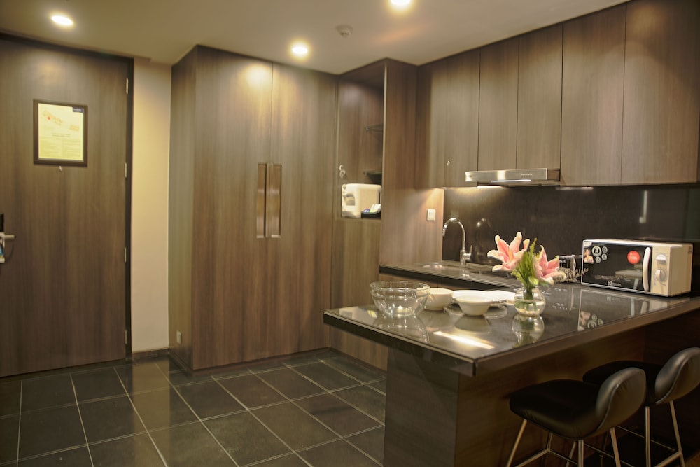 NOVOTEL KOLKATA HOTEL AND RESIDENCES 39/74