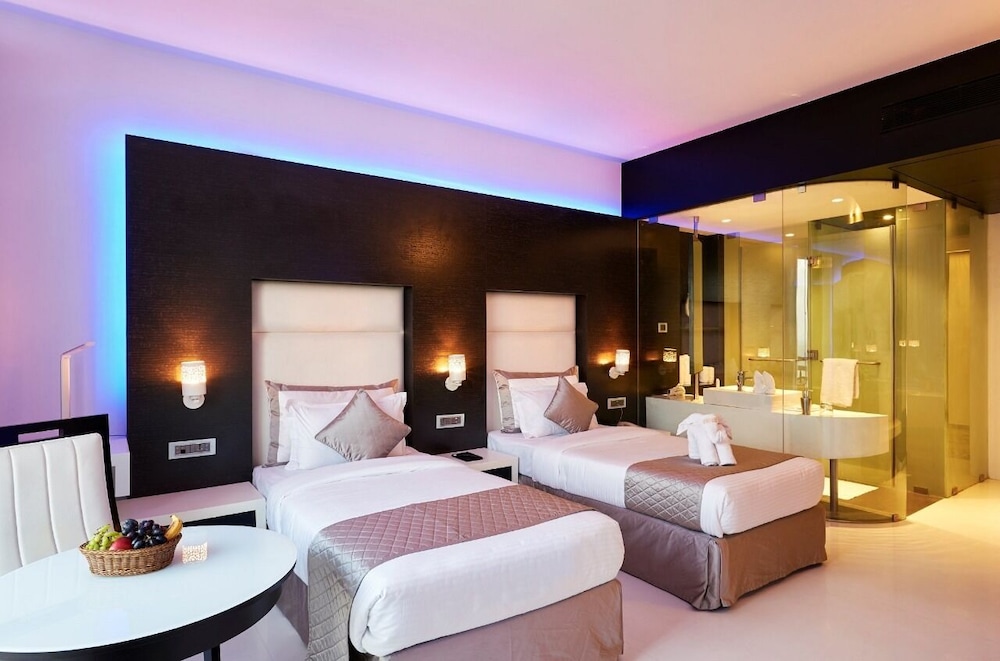 Muza hotels at eskay resorts (ex The E-Hotel) 8/74