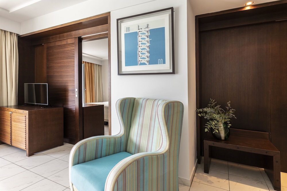 Apostolata Island Resort and Spa 49/71