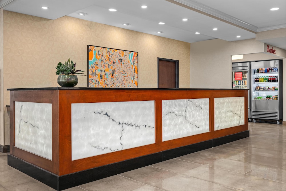 Drury Inn and Suites Creve Coeur St Louis 3/43