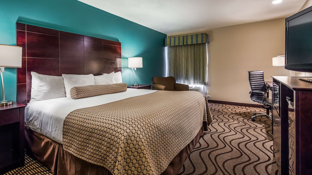 Best Western Plus Lonoke Hotel 17/32