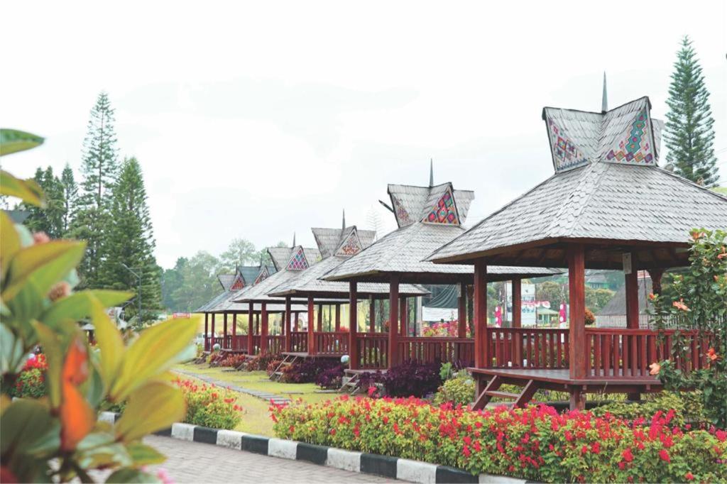 Rudang Berastagi Hotel and Resort 2/41