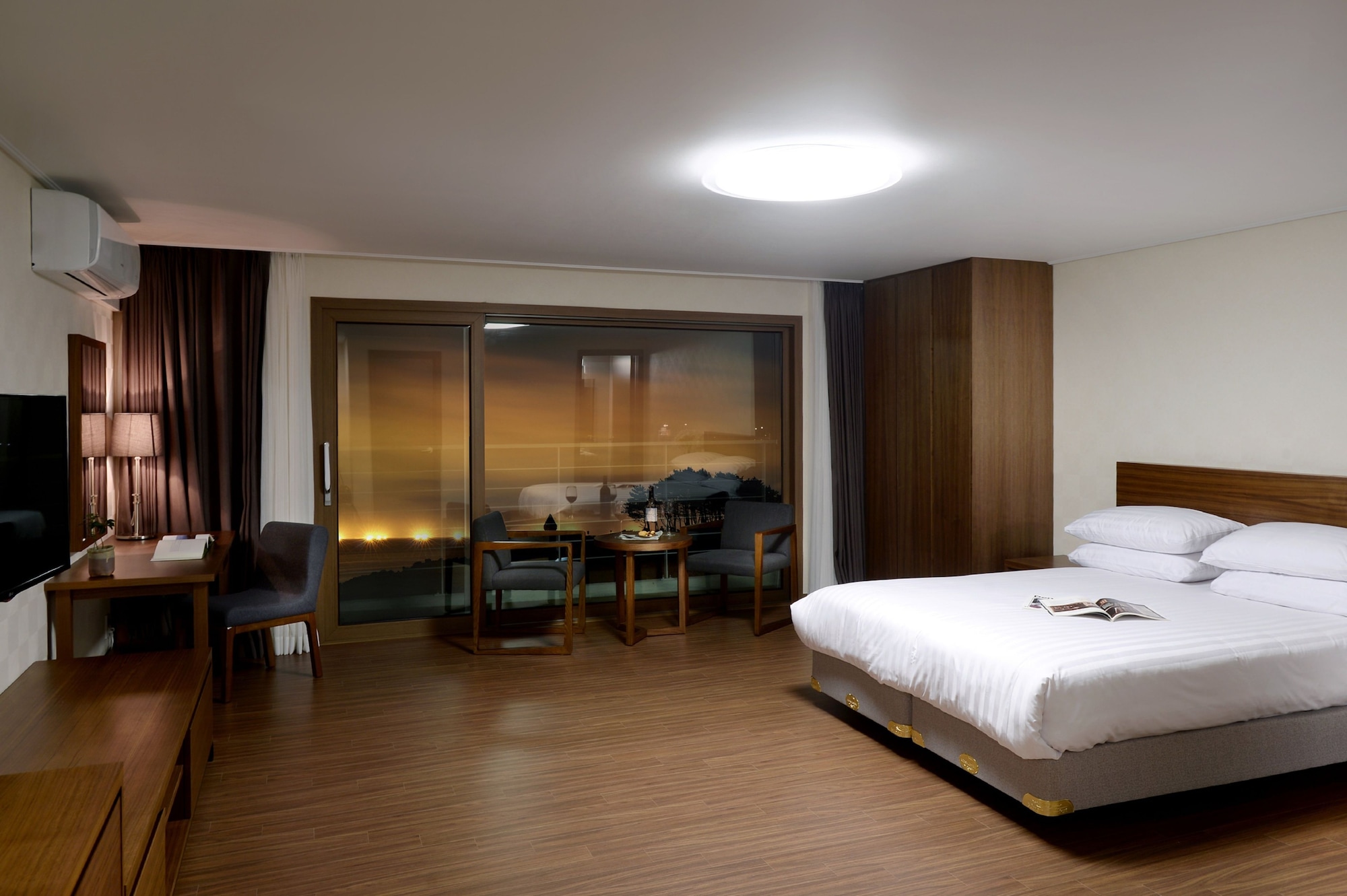 DELUXE, DOUBLE BED, BALCONY