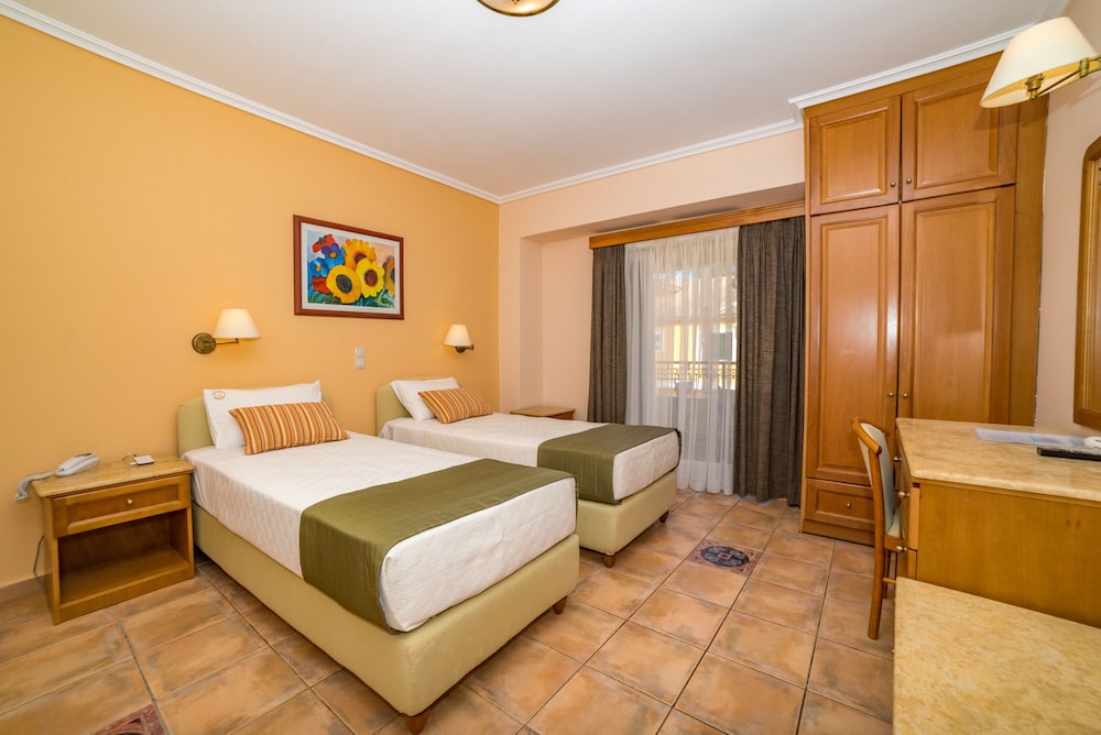 Andreolas Luxury Suites 16/72
