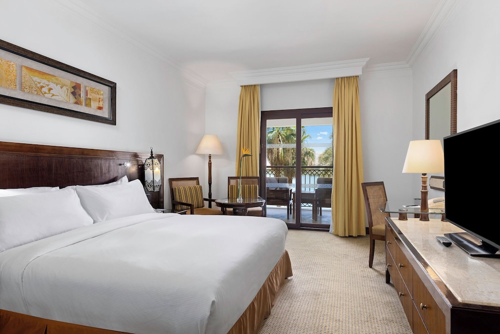 ROOM, KING BED