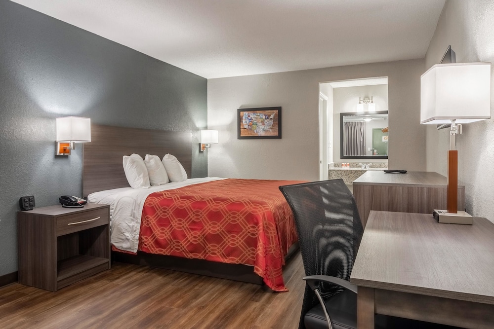 Econo Lodge East Ridge 16/36