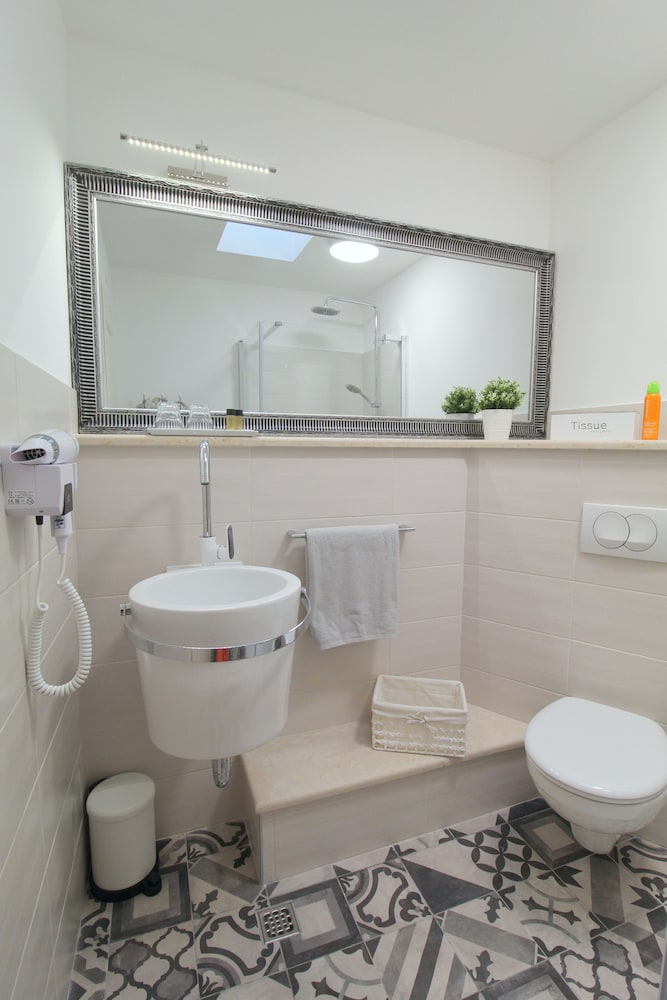 Noemi's Rooms - Adults Only 59/62