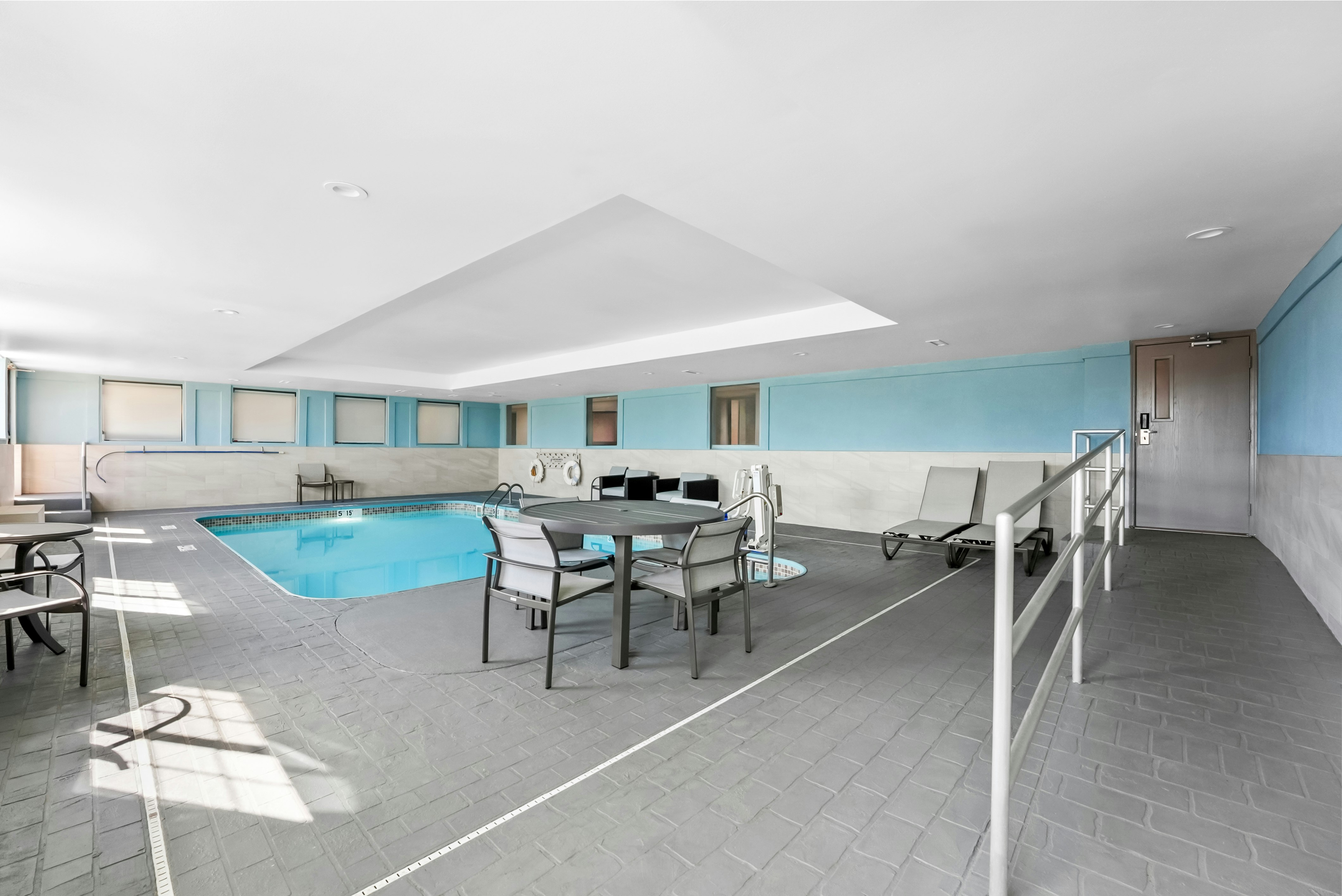 Holiday Inn Express Suites Wabash 64/65
