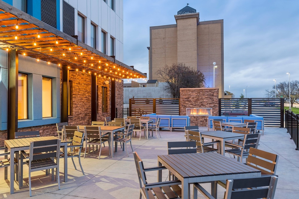 Fairfield Inn & Suites By Marriott Des Moines Downtown 26/31