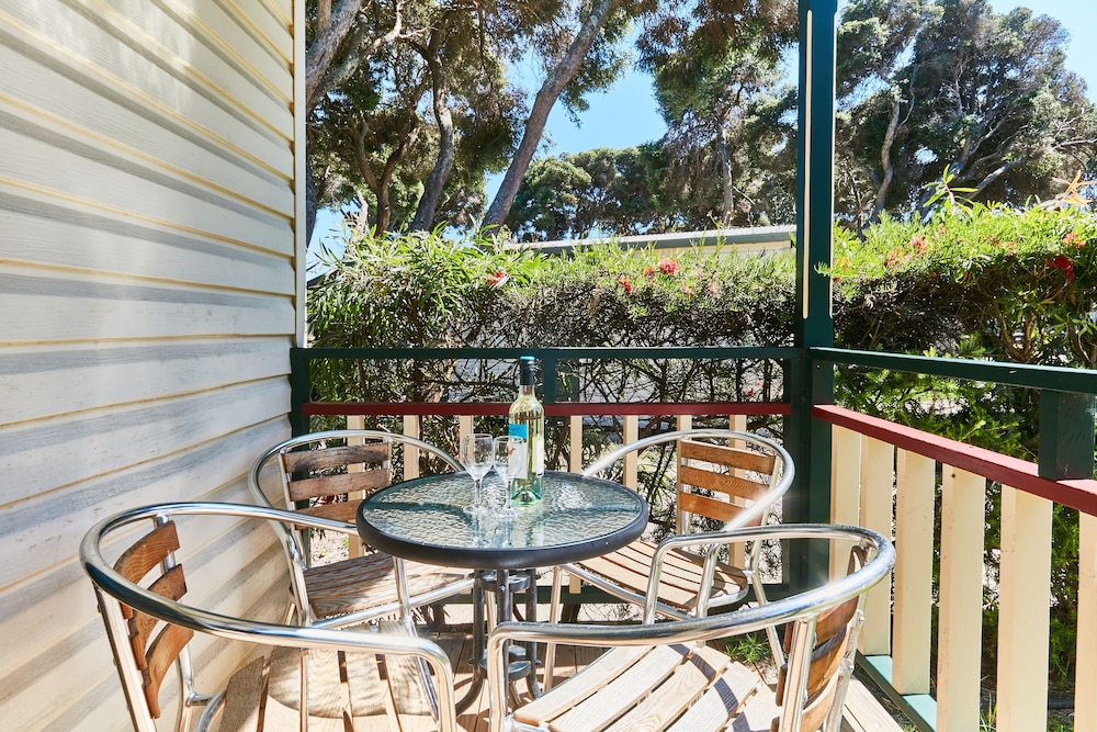 ANGLESEA BEACHFRONT FAMILY CARAVAN PARK 27/50