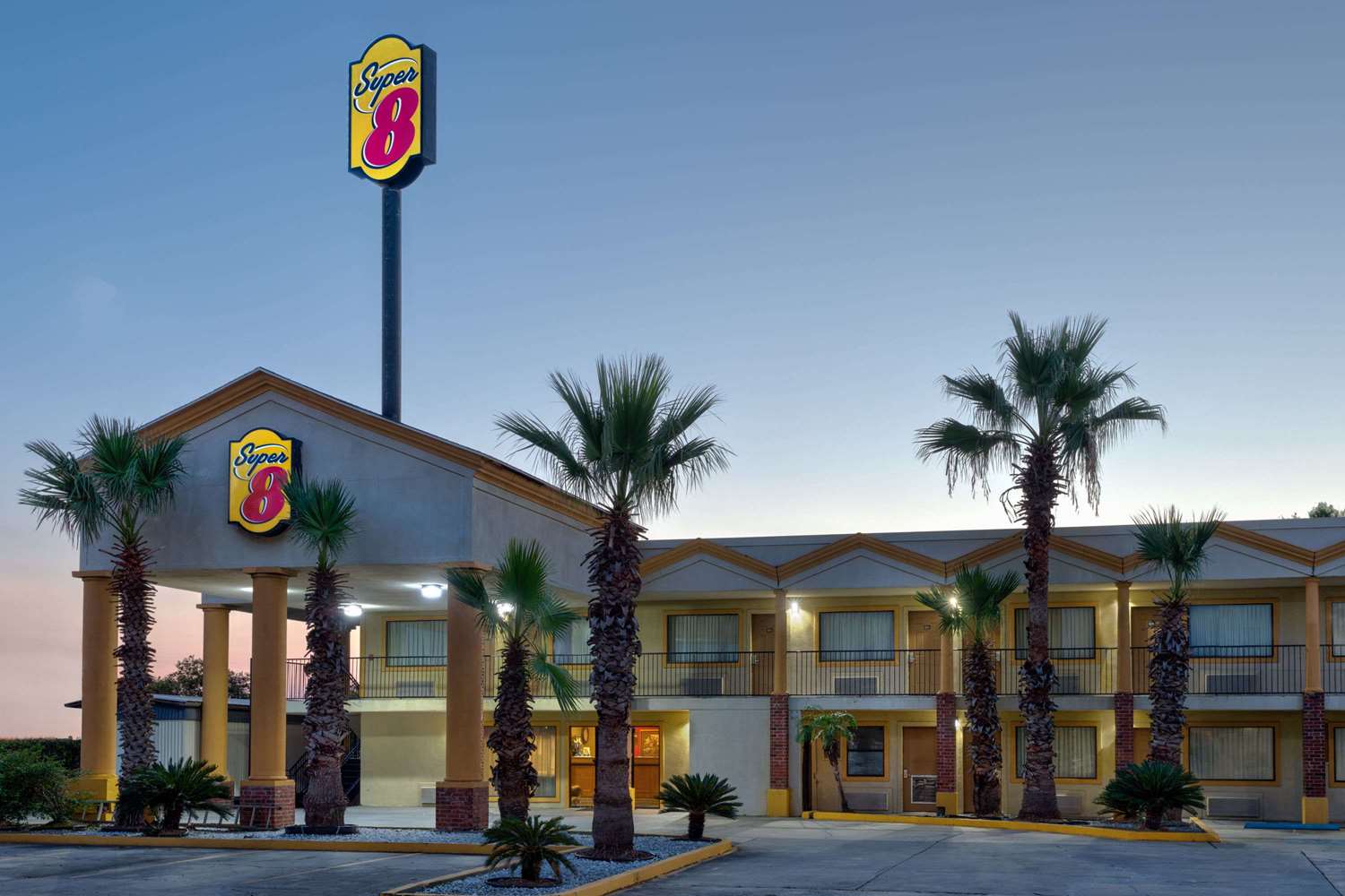 Super 8 By Wyndham Breaux Bridge 11/15