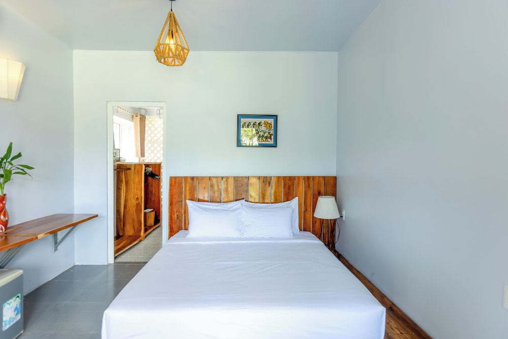 DELUXE, DOUBLE BED, SEA VIEW
