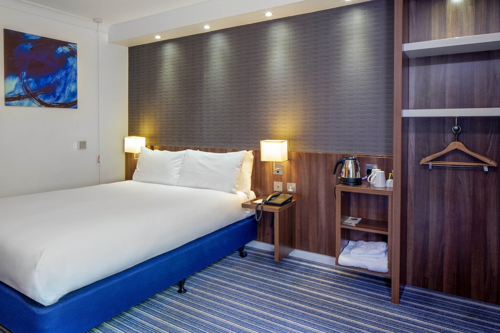 HOLIDAY INN EXPRESS YORK 12/72