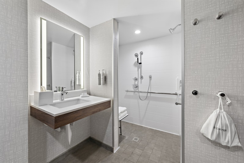 Hampton Inn by Hilton Los Angeles Airport 44/44