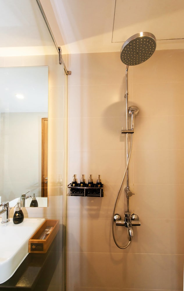 Maple Hotel Apartment 49/50