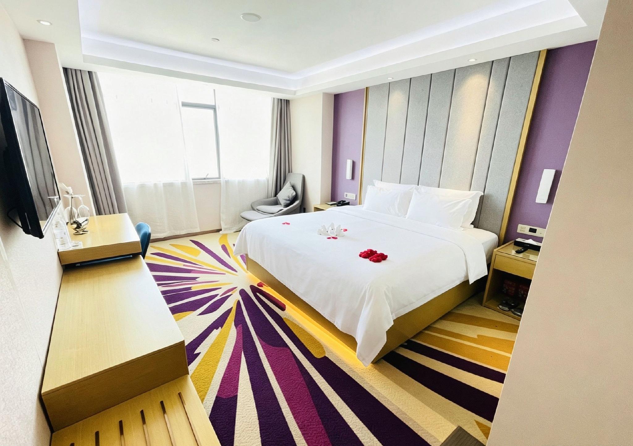 Lavande Hotel (Foshan South Railway Station Bijiang Light Rail Station) 23/43