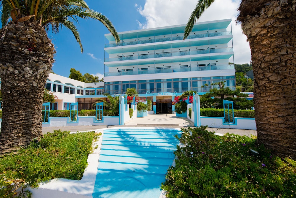 Belair Beach Hotel in Ixia