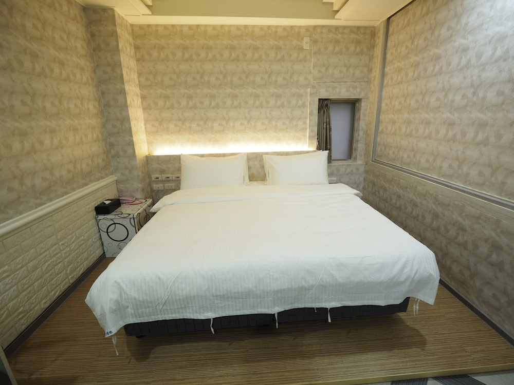 HeYue Hotel 42/55