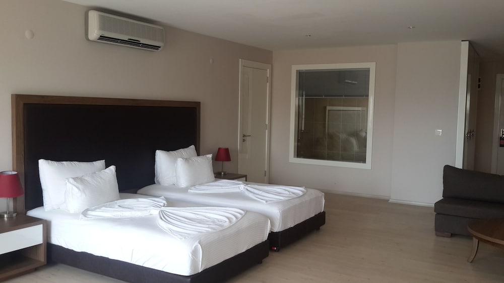 Ladies Beach Residence Hotel 21/68