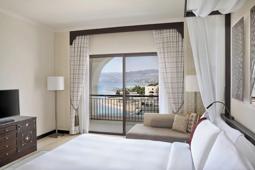Prestige, Penthouse Suite, King Bed, Partial Sea View