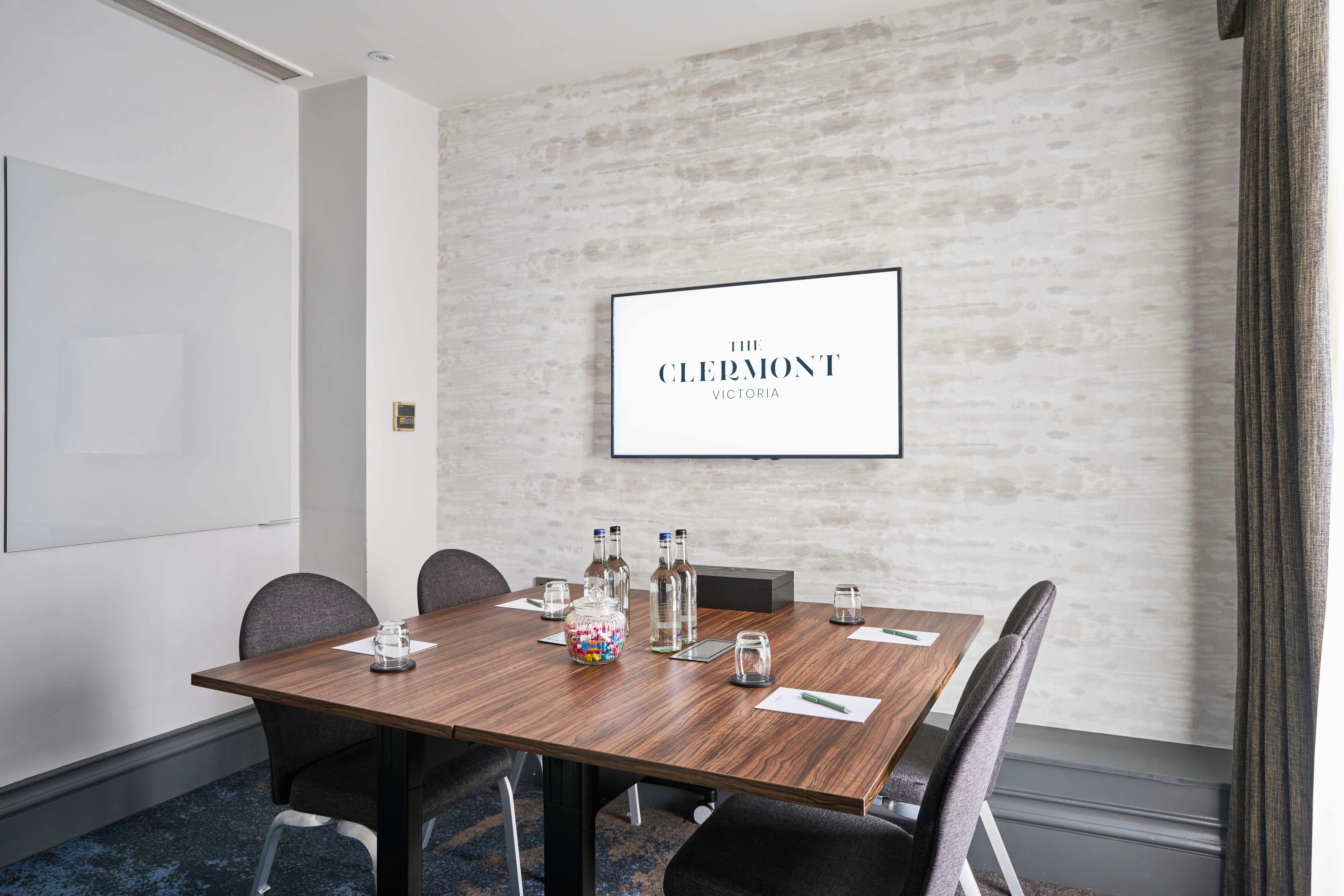 The Clermont London, Victoria 44/50
