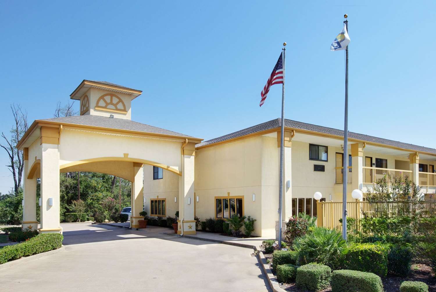 Hotel Blue Fairfield TX 1/11