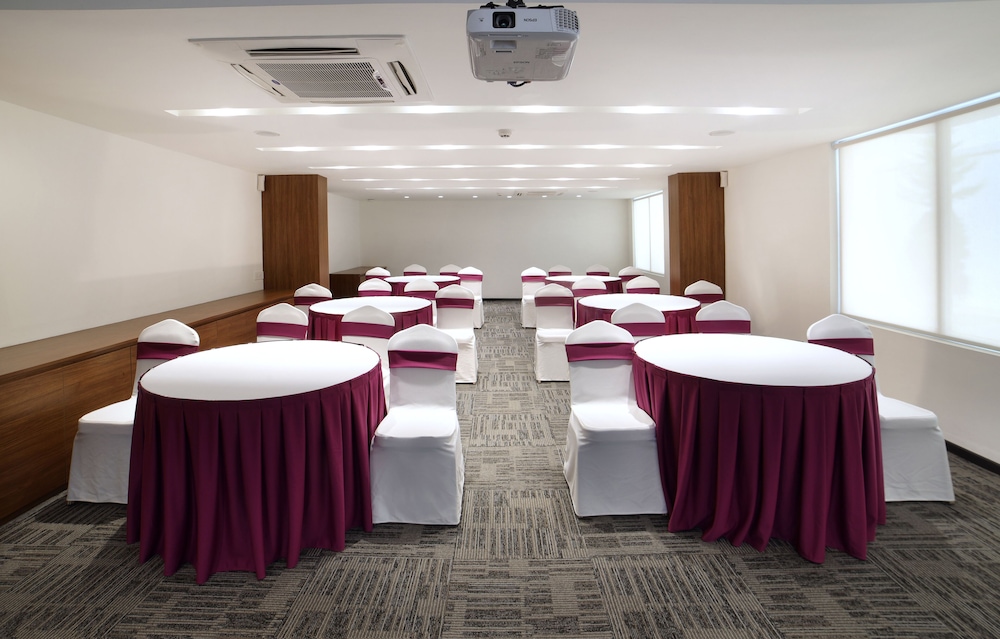 Lilac Hotel, 5th Block Jayanagar 20/25