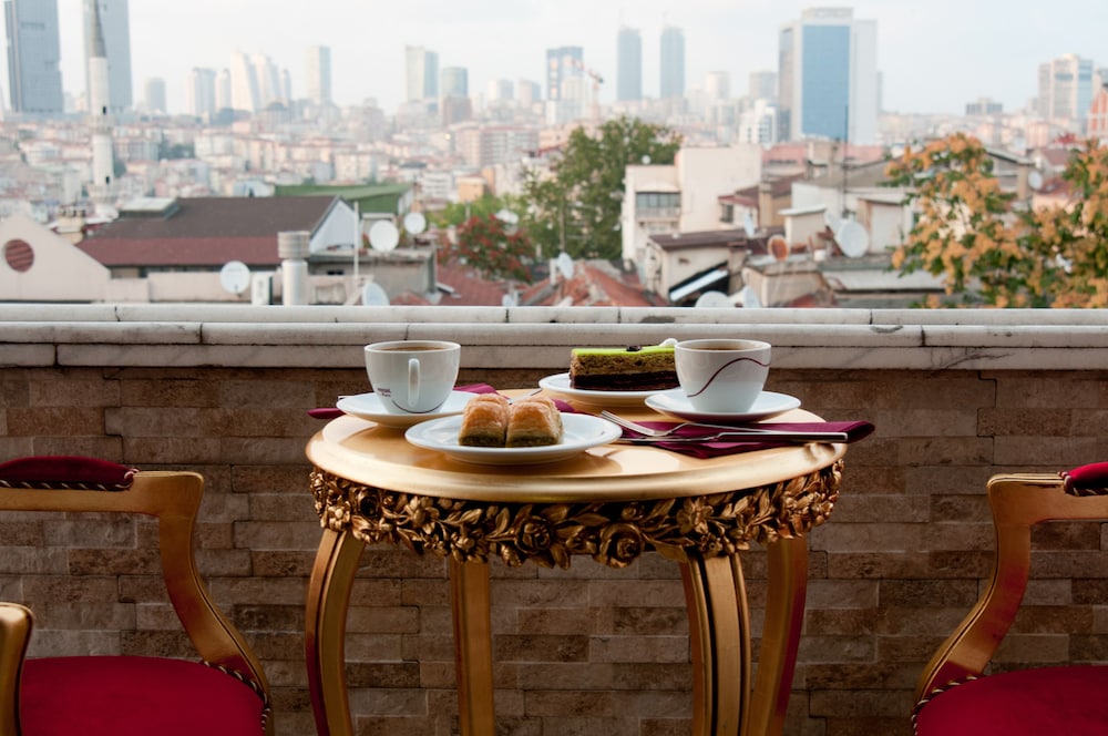 Vali Konak Hotel 60/65