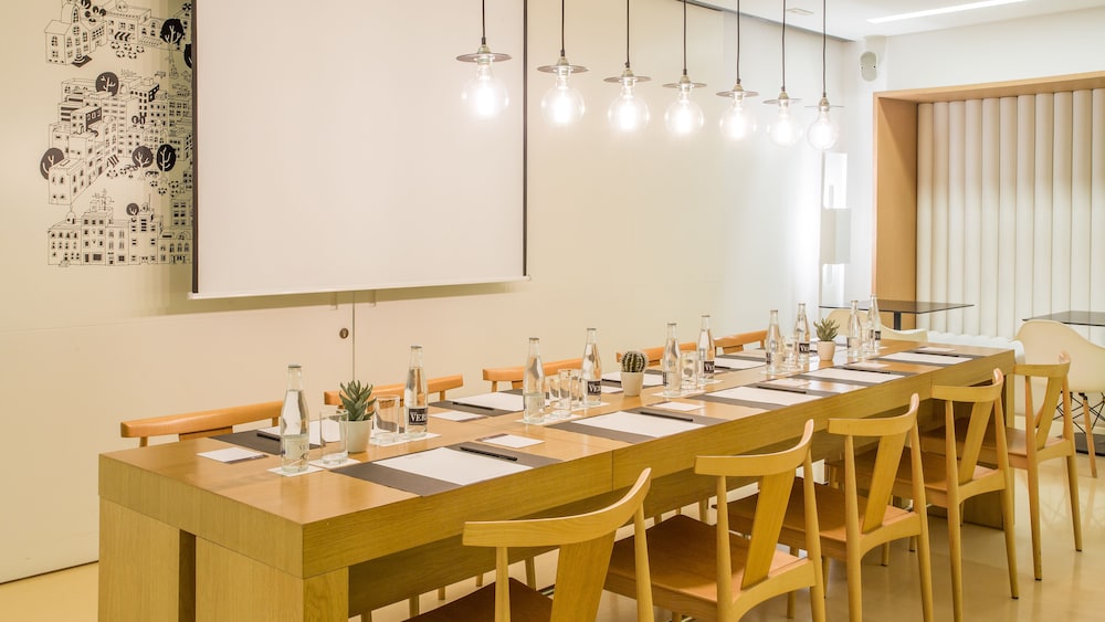 Hotel Denit Barcelona 36/48